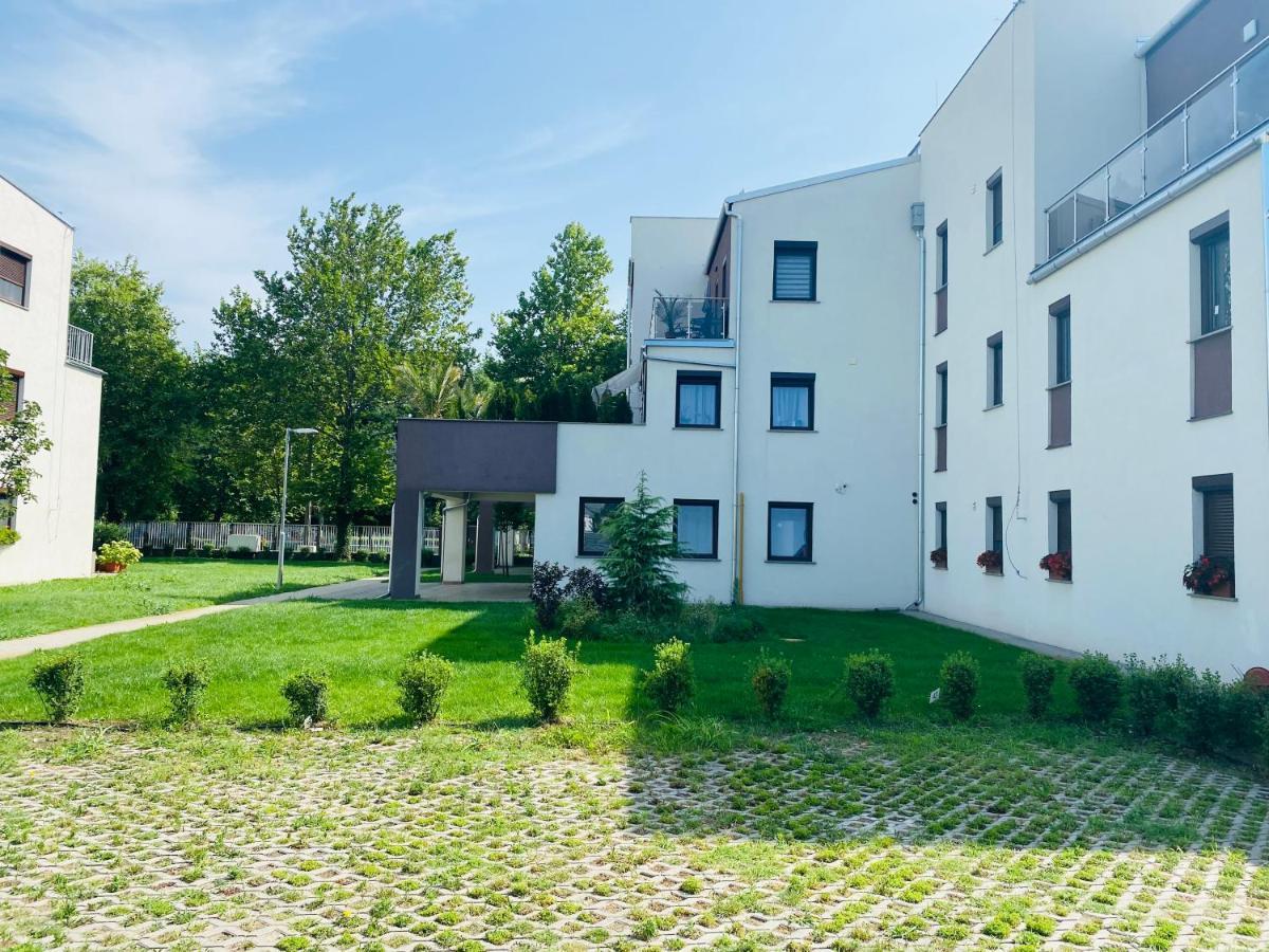 Liszt Ferenc Apartments Kecskemét Exteriör bild